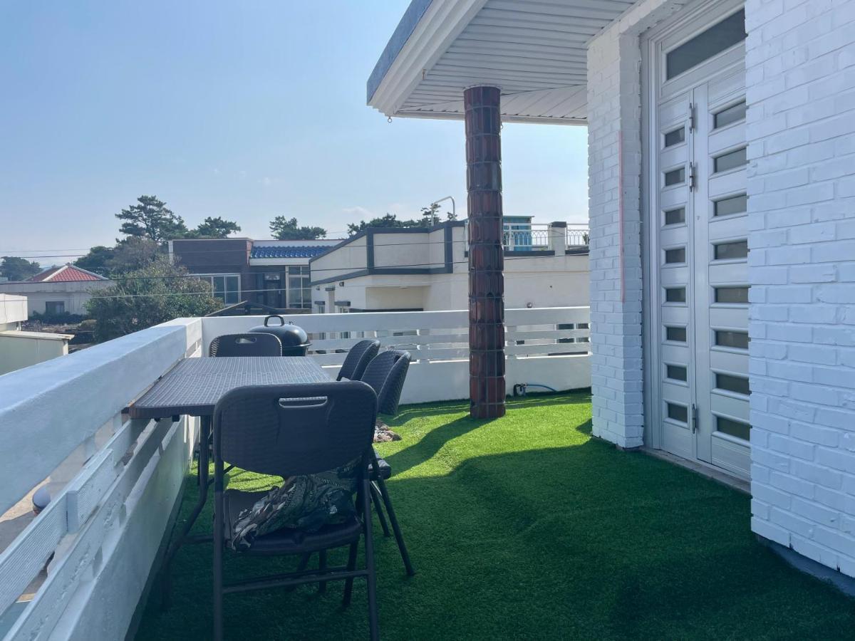 Cozy Sinchon 2548 Villa Jeju Exterior photo